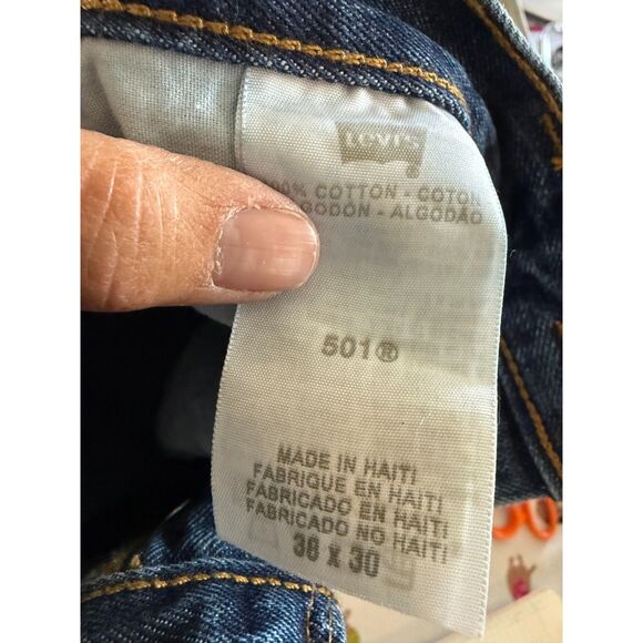 Levi's 501 Men's Red Tag Button Front Jeans size 38/30 100% Cotton Exc. Cond. - Picture 3 of 7